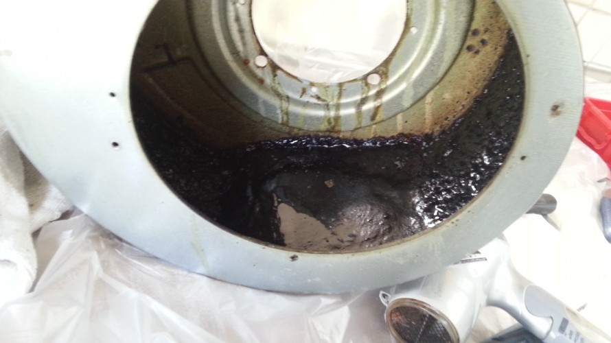 レンジフードクリーニングファンカバー油汚れ